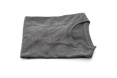 gömlek. beyaz üzerine katlanmış t-shirt 