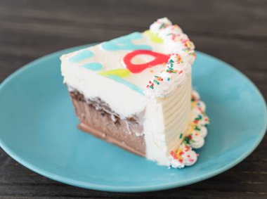 iyi ki doğdun dondurmalı pasta 