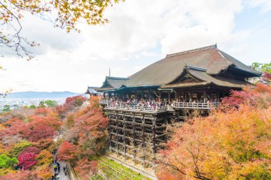 Kyoto, Sonbahar sezonu Kiyomizu veya Kiyomizu-dera Tapınağı.