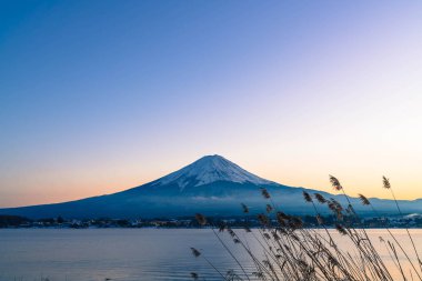 Dağ Fuji San Kawaguchiko Gölü.