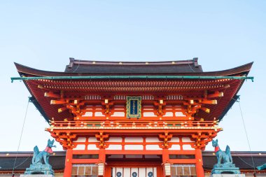 Güzel mimari Fushimiinari Taisha Shrinetemple Kyoto