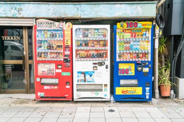 Tokyo, Japonya - 21 Kasım 2016: İçecek makinesi Otomasyonu, bev