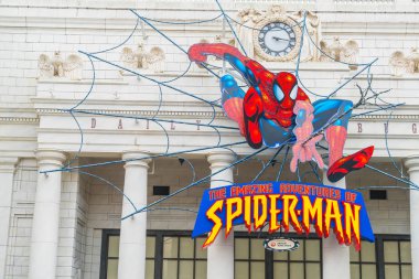 Osaka, Japonya - 21 Kasım 2016: Örümcek adam binmek, evrensel dünya o