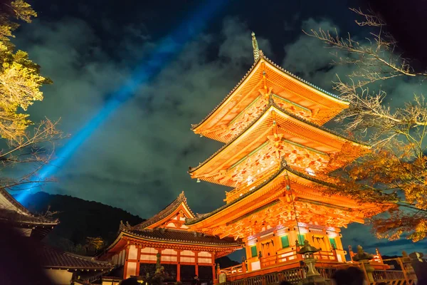 Prachtige architectuur in de tempel Kiyomizu-dera Kyoto. — Stockfoto