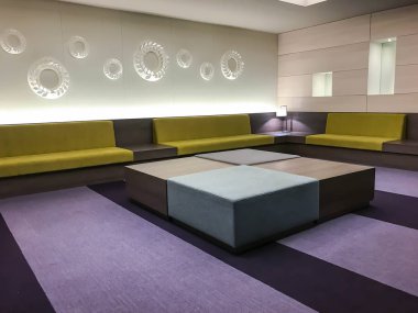 boş ahşap sandalye dekorasyonu