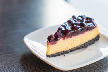 yaban mersini peynirli kek