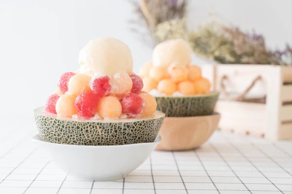 Helado de melón Bingsu, famoso helado coreano — Foto de Stock