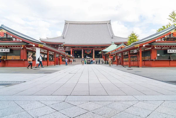 Tokyo-nov 16: Menschenmassen im buddhistischen Tempel sensoji am Novem — Stockfoto