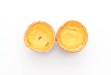 beyaz üzerine yumurta tart