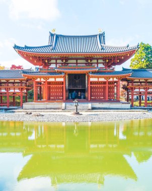 Güzel mimari Byodo içinde Kyoto tapınakta.