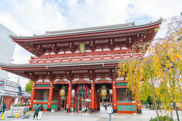 Красива архітектура у Sensoji Temple навколо Асакуса області в — стокове фото
