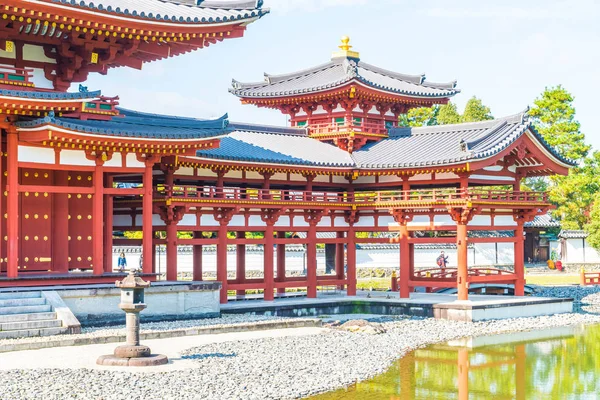 Krásná architektura Byodo v chrámu v Kjótu. — Stock fotografie