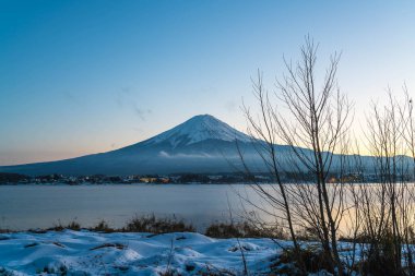 Dağ Fuji San Kawaguchiko Gölü.