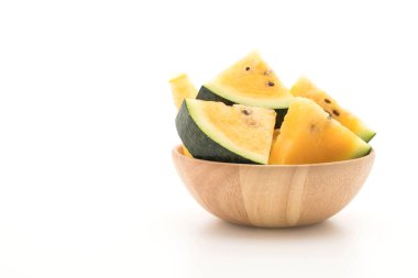 beyaz üzerine taze sarı karpuz 