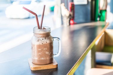 Kavanoz çikolata güler yüzlü (süt)