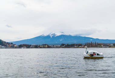 Dağ Fuji San ile bulutlu 