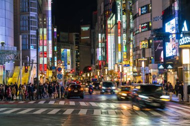 Tokyo, Japonya, 17 Kasım 2016: Shibuya Crossing, şehir sokak ile