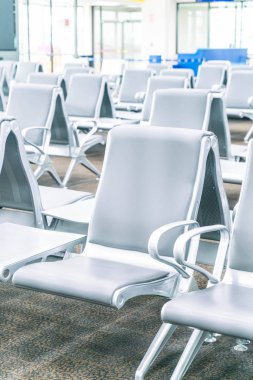 Boş havaalanı terminali bekleme alanı 