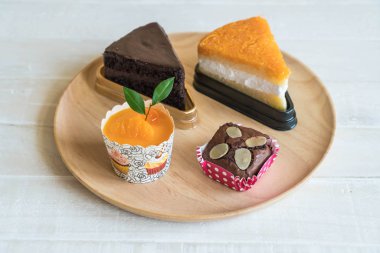 kek, turuncu fincan kek, altın konu pasta ve çikolata Şip Şak