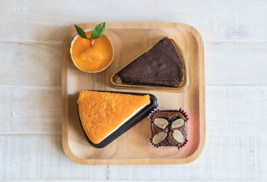 kek, turuncu fincan kek, altın konu pasta ve çikolata Şip Şak