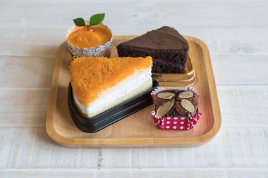 kek, turuncu fincan kek, altın konu pasta ve çikolata Şip Şak