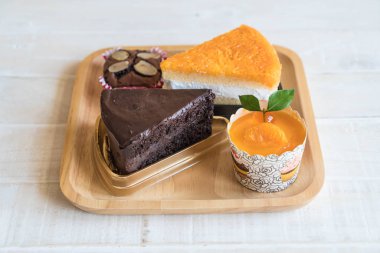 kek, turuncu fincan kek, altın konu pasta ve çikolata Şip Şak