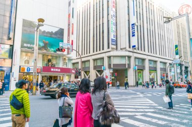Tokyo, Japonya - 2016 Kasım 17: Shinjuku Tokyo'nın busine biridir