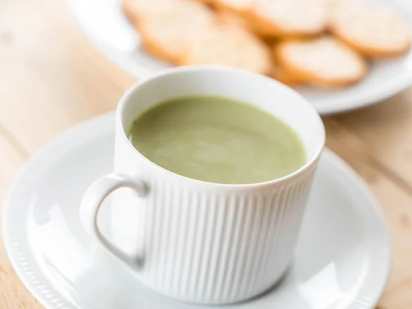 Hot matcha latte — Stock Photo, Image