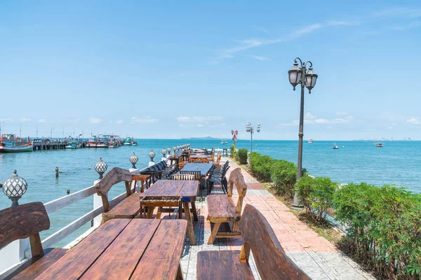 sandalye ve masa Deniz Manzaralı Teras restoranda