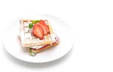 çilek beyaz ile waffle