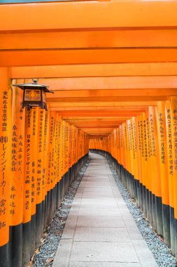 Kırmızı yakın gates geçit fushimi Inari taisha tapınak KY
