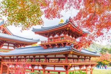 Güzel mimari Byodo içinde Kyoto tapınakta.