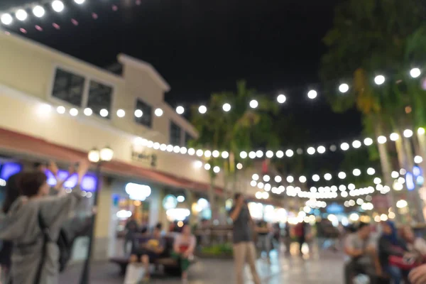 Abstract blur crowded people at asiatique the riverfront in Thai — Stock Photo, Image