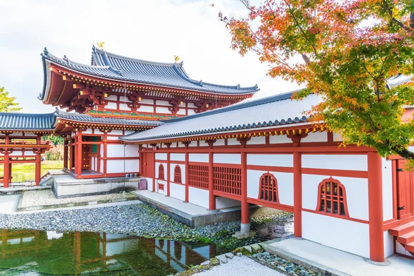 Krásná architektura Byodo v chrámu v Kjótu. — Stock fotografie