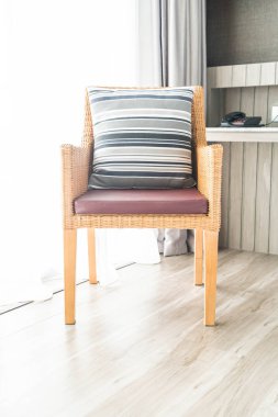 Kanepe oturma Interio dekorasyonda güzel lüks yastık