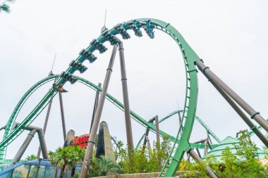 Osaka, Japonya - 21 Kasım 2016: Roller coaster Universal Studios