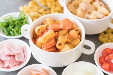 makarna peynir ve jambon