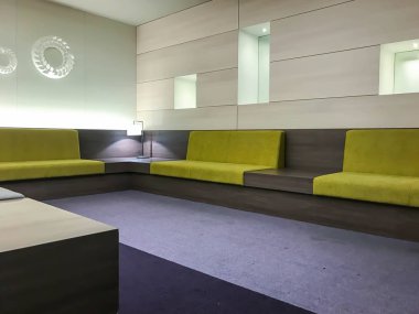 boş ahşap sandalye dekorasyonu