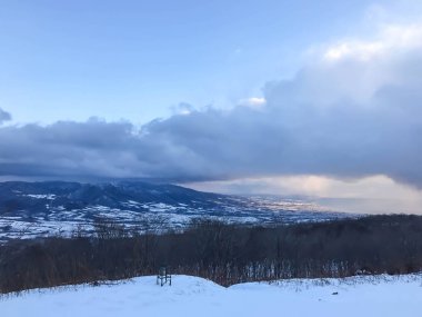 Fron Mt.Usuzan Showa Shin Zan Hokkaido görüntülemek