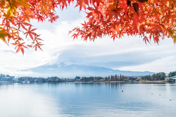 Dağ Fuji San ile bulutlu 