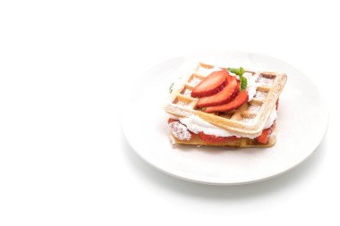 çilek beyaz ile waffle