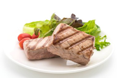 Tuna biftek salatası ile