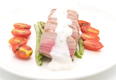 Tuna biftek salatası ile