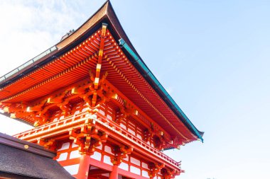 Güzel mimari Fushimiinari Taisha Shrinetemple Kyoto