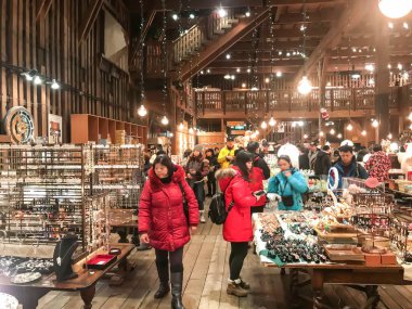 Hokkaido, Japonya - Aralık 15:2016: Otaru Mus dükkanda müzik kutuları