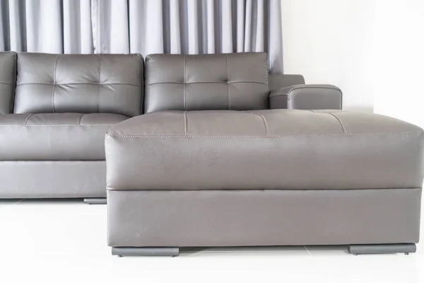 Modernes Sofa im Wohnzimmer — Stockfoto