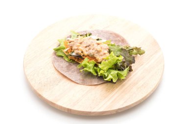 ton balıklı Mısır salata ile salata rulo sarma