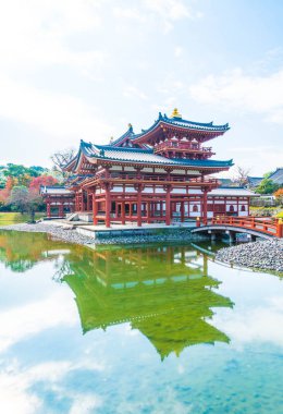 Güzel mimari Byodo içinde Kyoto tapınakta.