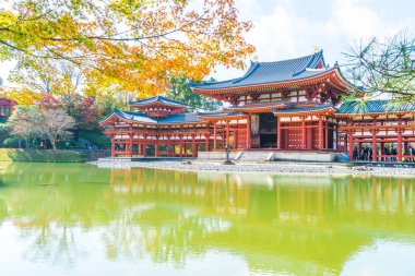 Güzel mimari Byodo içinde Kyoto tapınakta.