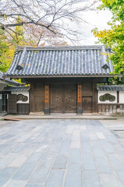 Bella architettura al Tempio Sensoji intorno alla zona di Asakusa in — Foto Stock